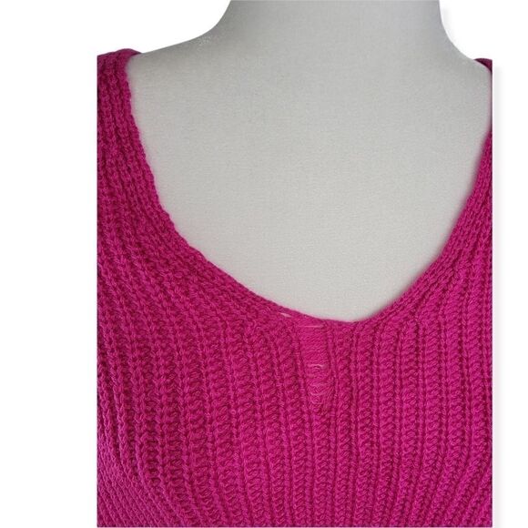 Boutique Plus V-Neck sweater in Malibu Pink with crisscross cutout size 0X - Picture 3 of 3